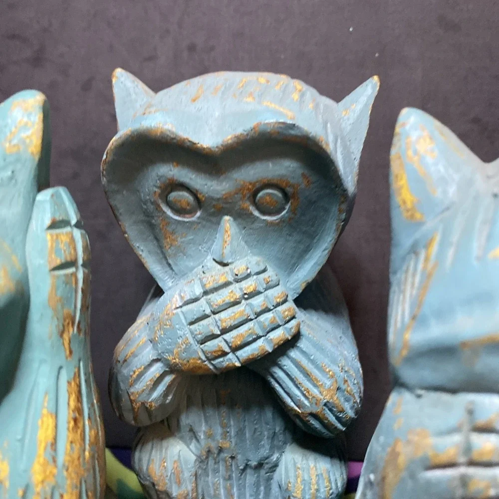 Set of 3 Wooden Monkey Figurines See Hear Speak No Evil Tiki Kitschy Turquois F1